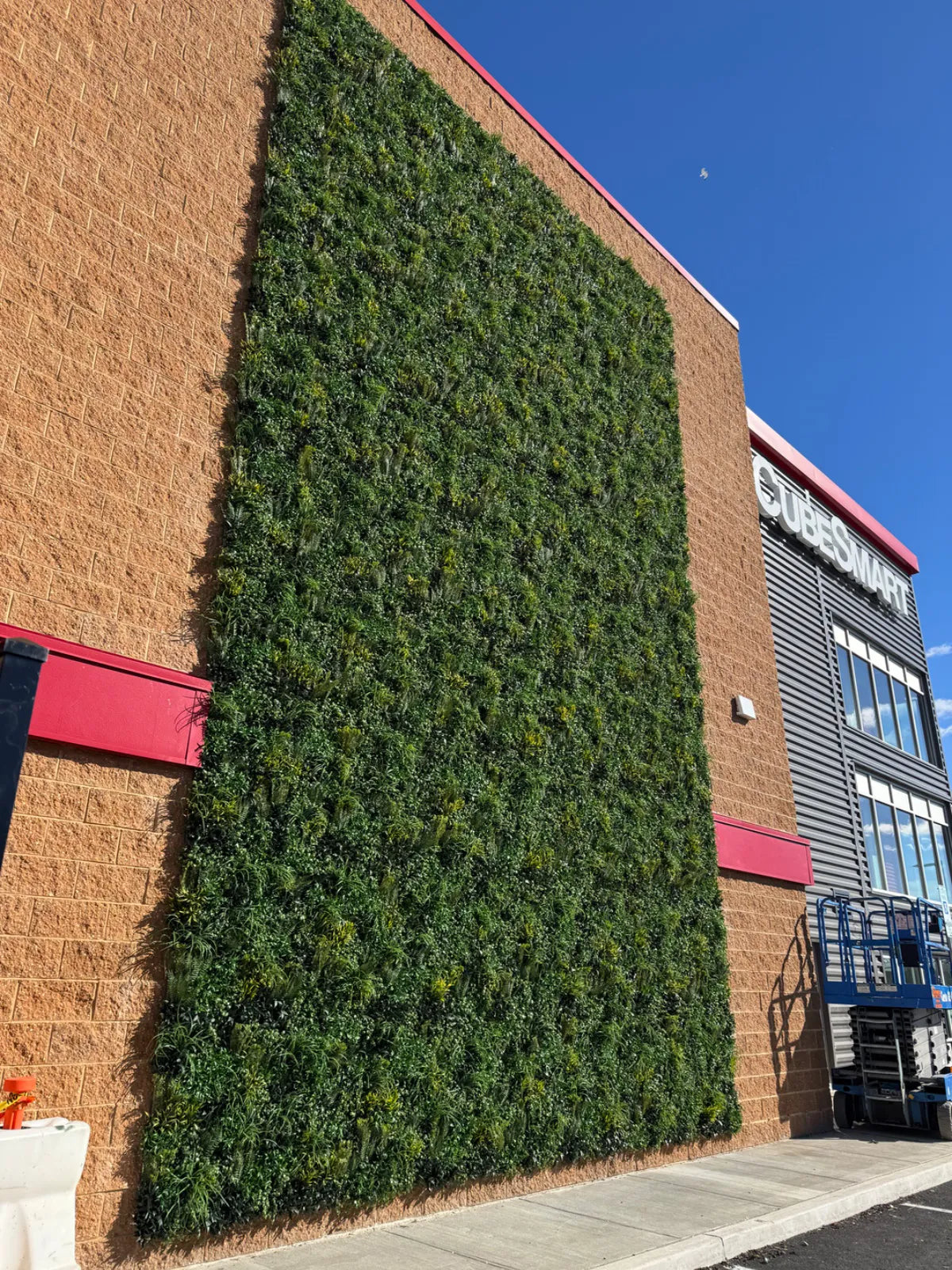 Exploring the Creative Applications of Fake Plant Panels in Exterior Design